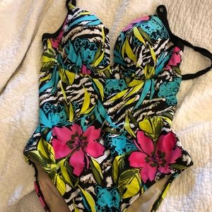 Multicolored swimwear